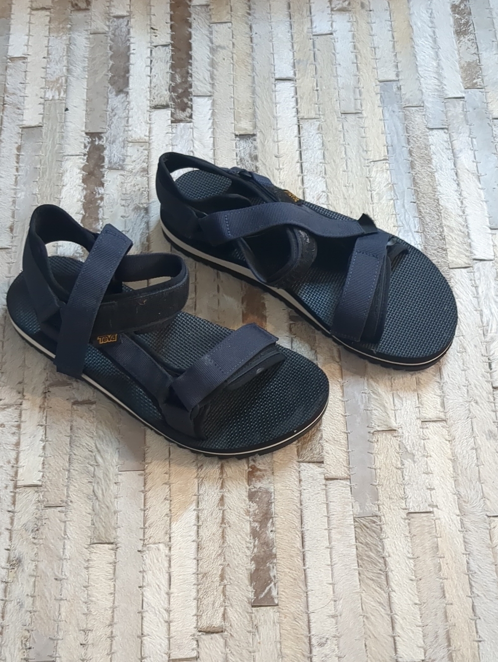 Teva Men's 11 Universal Trail Dark Blue Cushioned Megagrip Sandals